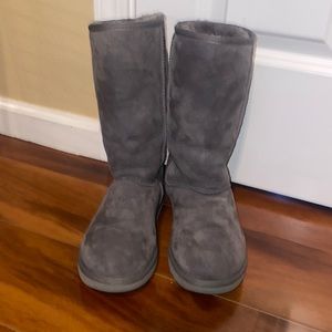 Gray Uggs